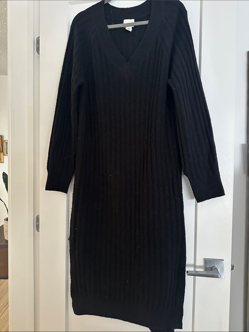 H&M Womenβs Black Ribbed V-Neck Long Sleeve Dress